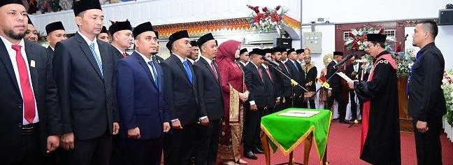 40 Anggota DPRK Aceh Besar Dilantik, Abdul Muchti-Naisabur Jabat Ketua dan Wakil Ketua Sementara