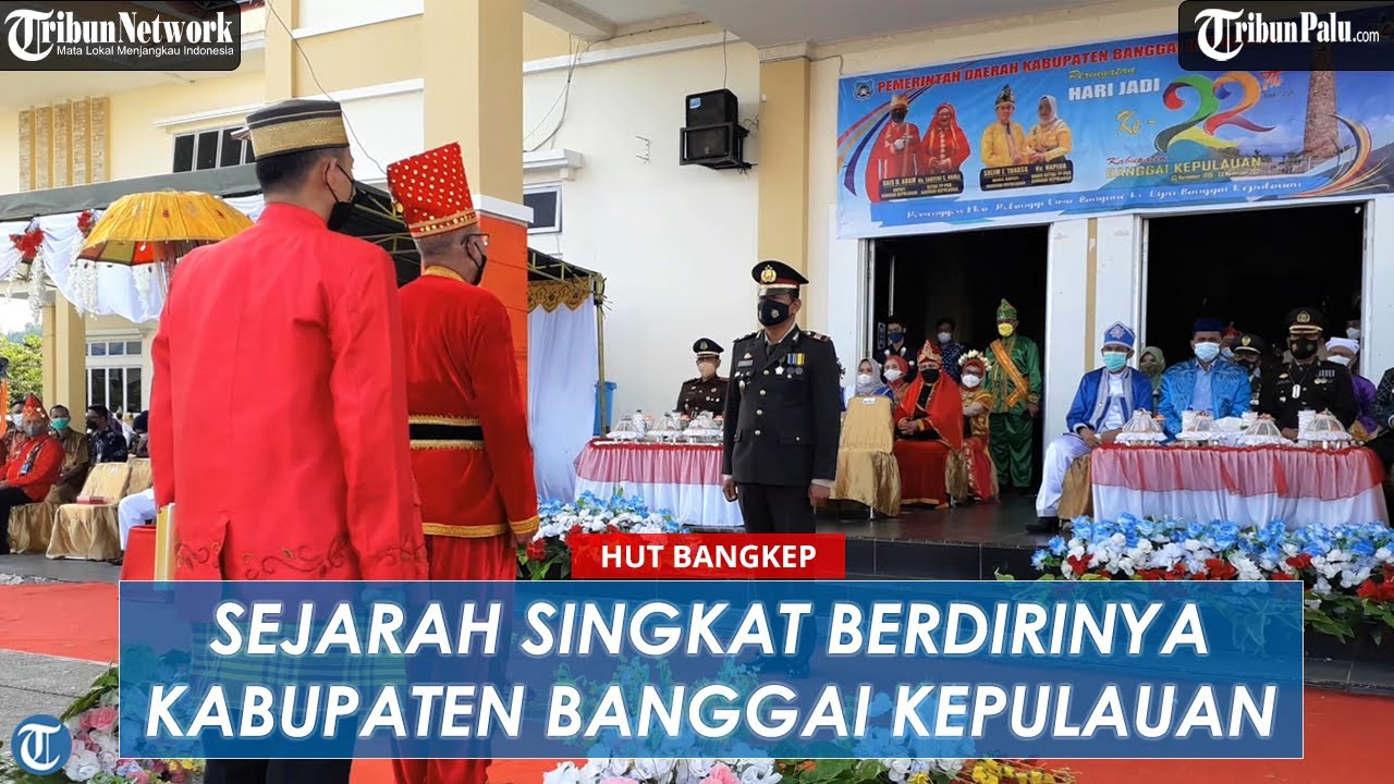 Kabupaten Banggai Kepulauan, yang terletak di provinsi Sulawesi Tengah, Indonesia, memiliki sejarah yang kaya dan beragam. Daerah ini tidak hanya dikenal karena keindahan alamnya, tetapi juga karena warisan budayanya yang unik. Sejak zaman prasejarah hingga era modern, Kabupaten Banggai Kepulauan telah mengalami berbagai perubahan sosial, politik, dan ekonomi yang membentuk identitasnya saat ini. Artikel ini akan menjelajahi sejarah Kabupaten Banggai Kepulauan melalui empat sub judul yang mencakup asal-usul daerah, perkembangan politik dan pemerintahan, warisan budaya, serta tantangan dan harapan di masa depan. 1. Asal-Usul Kabupaten Banggai Kepulauan Kabupaten Banggai Kepulauan memiliki sejarah awal yang erat kaitannya dengan keberadaan suku-suku asli yang mendiami wilayah tersebut. Penelitian menunjukkan bahwa masyarakat di daerah ini telah ada sejak ribuan tahun yang lalu, dengan peninggalan arkeologis yang ditemukan di beberapa lokasi, seperti gua-gua yang digunakan sebagai tempat tinggal. Suku Banggai, yang merupakan salah satu suku asli di daerah ini, memainkan peran penting dalam pembentukan identitas budaya daerah tersebut. Seiring berjalannya waktu, daerah ini mulai dikenal oleh para pelayar dan pedagang dari berbagai belahan dunia. Pada abad ke-15, para pelaut dari Tiongkok dan Arab mulai singgah di Banggai Kepulauan untuk berdagang rempah-rempah. Interaksi ini membawa pengaruh baru dalam kehidupan sosial dan ekonomi masyarakat setempat. Pada saat itu, Banggai Kepulauan juga menjadi bagian dari kerajaan-kerajaan lokal yang saling berinteraksi. Melalui periode kolonial, khususnya pada abad ke-19, pemerintah kolonial Belanda mulai mengawasi daerah ini lebih ketat. Mereka melakukan eksplorasi dan penguasaan sumber daya alam yang ada, termasuk hasil laut dan tambang. Pengaruh kolonial ini mengubah struktur sosial masyarakat dan memicu munculnya berbagai gerakan perlawanan. Dengan adanya kemerdekaan Indonesia pada tahun 1945, Banggai Kepulauan mulai merasakan perubahan besar dalam tata pemerintahan dan identitasnya. Pada tahun 1999, Kabupaten Banggai Kepulauan resmi dibentuk sebagai pemekaran dari Kabupaten Banggai. Hal ini menandai langkah baru dalam pengembangan daerah, dan memberi peluang bagi masyarakat untuk mengelola sumber daya secara lebih mandiri. 2. Perkembangan Politik dan Pemerintahan Sejarah politik di Kabupaten Banggai Kepulauan mencerminkan dinamika yang kompleks. Setelah pemekaran pada tahun 1999, daerah ini harus menghadapi berbagai tantangan dalam hal pemerintahan dan infrastruktur. Struktur pemerintahan yang dibentuk harus mampu menjawab kebutuhan masyarakat yang beragam, mulai dari pendidikan hingga kesehatan. Dalam konteks pemerintahan lokal, Kabupaten Banggai Kepulauan dipimpin oleh seorang Bupati yang dipilih melalui pemilihan langsung. Ini memberi masyarakat kesempatan untuk berpartisipasi aktif dalam proses demokrasi. Namun, dengan adanya pemilihan umum, muncul juga tantangan baru di bidang politik, seperti kebutuhan untuk membangun partisipasi masyarakat yang lebih aktif, serta mengatasi potensi konflik politik yang bisa merugikan stabilitas daerah. Pemerintah daerah juga berupaya memperkuat institusi dan kapasitas aparatnya untuk melayani masyarakat dengan lebih baik. Program-program pembangunan mulai diimplementasikan untuk meningkatkan infrastruktur, pendidikan, dan kesehatan. Salah satu tantangan besar adalah pemerataan pembangunan di pulau-pulau yang ada di Kabupaten Banggai Kepulauan, yang seringkali memiliki akses terbatas. Selain itu, pengembangan kebijakan yang berkelanjutan sangat penting untuk memastikan bahwa sumber daya alam yang ada dapat dimanfaatkan secara optimal tanpa merusak lingkungan. Kerjasama antara pemerintah daerah, masyarakat, dan sektor swasta menjadi kunci untuk mencapai tujuan tersebut. Perkembangan politik di Kabupaten Banggai Kepulauan juga dipengaruhi oleh faktor eksternal, seperti isu-isu nasional yang berdampak pada kebijakan lokal. Dalam konteks ini, penting bagi pemerintah daerah untuk tetap sensitif terhadap kebutuhan masyarakat dan memastikan bahwa kebijakan yang diambil sesuai dengan aspirasi lokal. 3. Warisan Budaya Kabupaten Banggai Kepulauan Warisan budaya Kabupaten Banggai Kepulauan sangat beragam dan kaya, mencerminkan perjalanan panjang sejarah dan interaksi antarbudaya. Masyarakat Banggai memiliki tradisi lisan yang kaya, termasuk cerita rakyat, lagu-lagu daerah, dan tarian yang diwariskan dari generasi ke generasi. Tarian "Makanale" dan "Bola Kuda" adalah contohnya, yang sering dipentaskan dalam acara-acara adat dan perayaan. Selain itu, kerajinan tangan juga menjadi salah satu aspek penting dari warisan budaya di daerah ini. Kerajinan tenun, ukiran kayu, dan anyaman bambu sangat terkenal dan menjadi salah satu sumber penghidupan bagi masyarakat. Keterampilan ini tidak hanya berfungsi sebagai produk ekonomi, tetapi juga sebagai simbol identitas budaya yang kuat. Kabupaten Banggai Kepulauan juga dikenal akan adat istiadatnya yang kaya. Upacara adat seperti "Mappadendang" dan "Tari Paduppa" merupakan wujud penghormatan kepada nenek moyang dan alam. Upacara ini sering kali melibatkan seluruh anggota komunitas dan menjadi ajang untuk memperkuat ikatan sosial antarwarga. Pendidikan dan kesadaran akan pentingnya pelestarian budaya menjadi tantangan tersendiri. Dengan semakin modernnya kehidupan, generasi muda kadang-kadang kurang terlibat dalam tradisi yang telah ada. Oleh karena itu, upaya untuk mengintegrasikan pendidikan budaya dalam kurikulum sekolah dan kegiatan komunitas sangat diperlukan agar warisan budaya ini dapat terus dilestarikan. 4. Tantangan dan Harapan di Masa Depan Kabupaten Banggai Kepulauan menghadapi berbagai tantangan yang memerlukan perhatian dan tindakan segera. Isu-isu seperti perubahan iklim, penangkapan ikan yang tidak berkelanjutan, dan deforestasi menjadi ancaman bagi sistem ekologi dan sumber daya alam yang ada. Masyarakat lokal sangat bergantung pada sumber daya ini untuk kehidupan sehari-hari mereka. Tantangan lain adalah pengembangan infrastruktur yang memadai. Akses yang terbatas ke berbagai pulau di Kabupaten Banggai Kepulauan menyulitkan distribusi barang dan layanan. Oleh karena itu, diperlukan investasi yang signifikan dalam infrastruktur transportasi dan komunikasi untuk meningkatkan konektivitas antarwilayah. Namun, di tengah tantangan tersebut, terdapat harapan yang besar. Dengan kekayaan budaya dan sumber daya alam yang melimpah, Kabupaten Banggai Kepulauan memiliki potensi besar untuk berkembang. Pengembangan pariwisata berkelanjutan bisa menjadi salah satu solusi untuk meningkatkan perekonomian daerah, asalkan dilakukan dengan memperhatikan aspek lingkungan dan sosial. Partisipasi aktif masyarakat dalam pengambilan keputusan politik dan pembangunan daerah juga merupakan kunci untuk menciptakan masa depan yang lebih baik. Dengan mengedepankan kolaborasi antara pemerintah, masyarakat, dan sektor swasta, Kabupaten Banggai Kepulauan bisa mengatasi tantangan yang ada dan memanfaatkan peluang untuk pertumbuhan yang berkelanjutan.